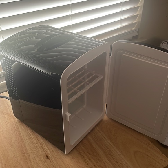 Mini Fridge for room - Picture 3 of 3